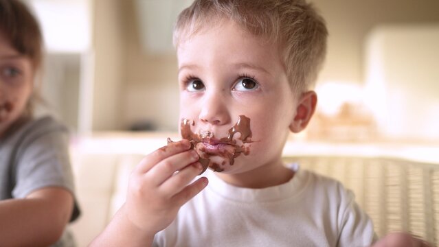 bolo de chocolate para criança